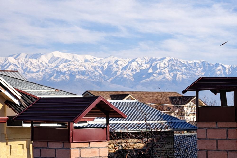 Земля 5 соток. Дурмень - Элитная махаля. Обжитая, современная.