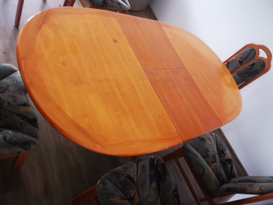 Масивна елепсовида трапезна маса изроботена  масивна дървесина ЧЕРЕША