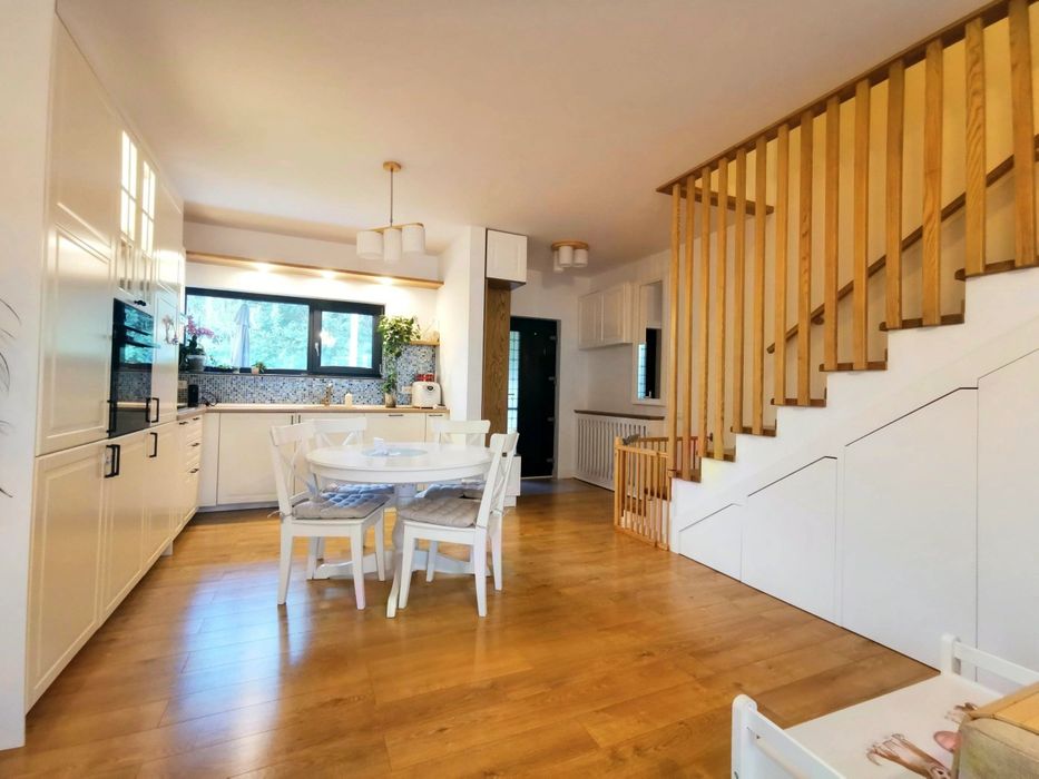 Tunari - casă duplex lângă pădure