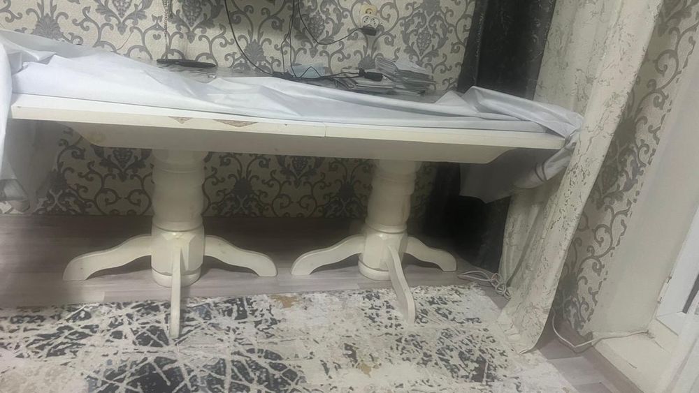 Продается стол хоршо состоя.