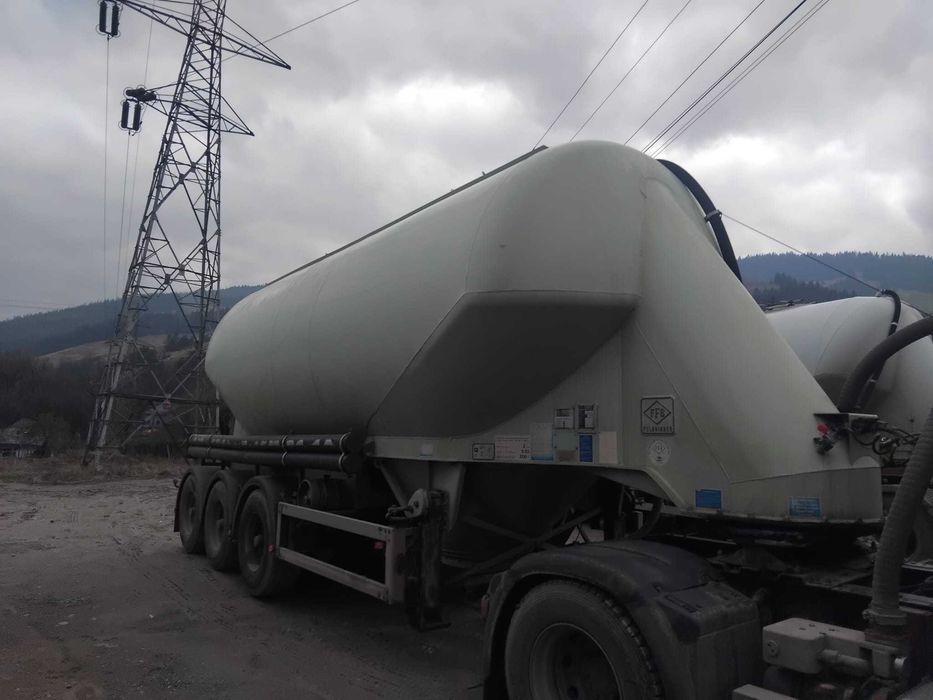 Semiremorcă Siloz Feldbinder 35 mc (Ciment) - Stare tehnică optimă / Gata de exploatare