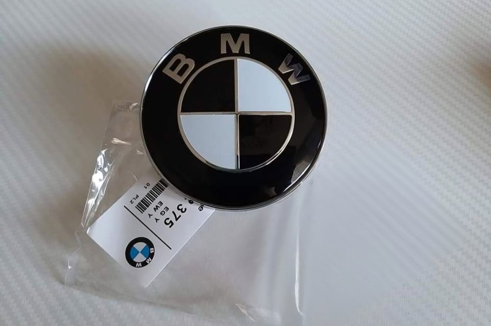 Бяло и синьо или бяло с черно Емблема за Бмв 82мм 74мм или 78мм