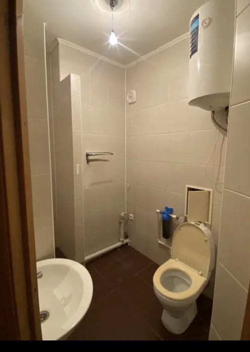 Продаётся 1 ком кв Сулейменова