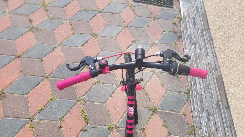 Bicicleta dechatlon pt copii calitate buna.