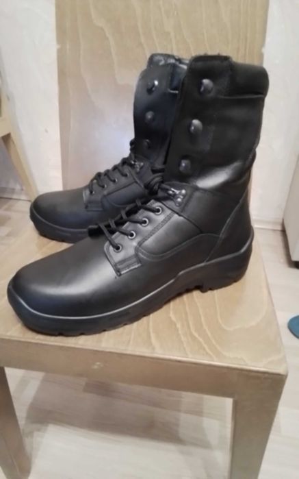 Продавам мъжки кожени кубинки черни