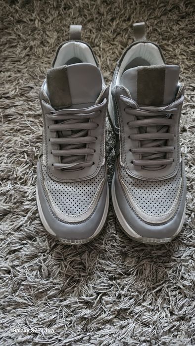 Кроссовки женские кожаные