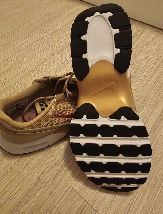 Дамски маратонки Nike, Convers