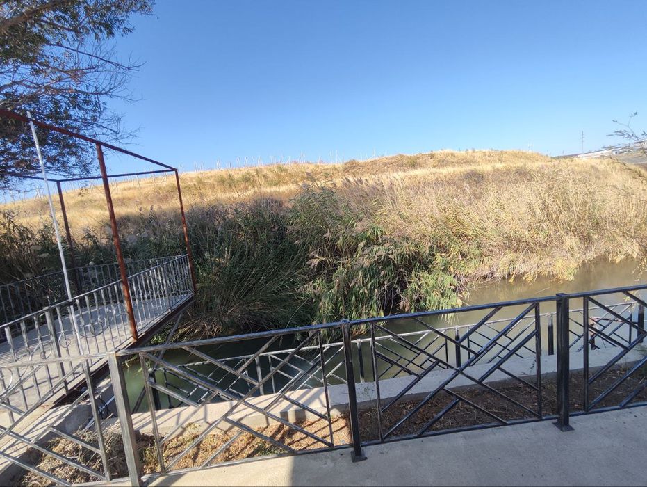 Отличная дача  9 км. От Сельхоз института. 6 соток+ 3 сотки. У реки