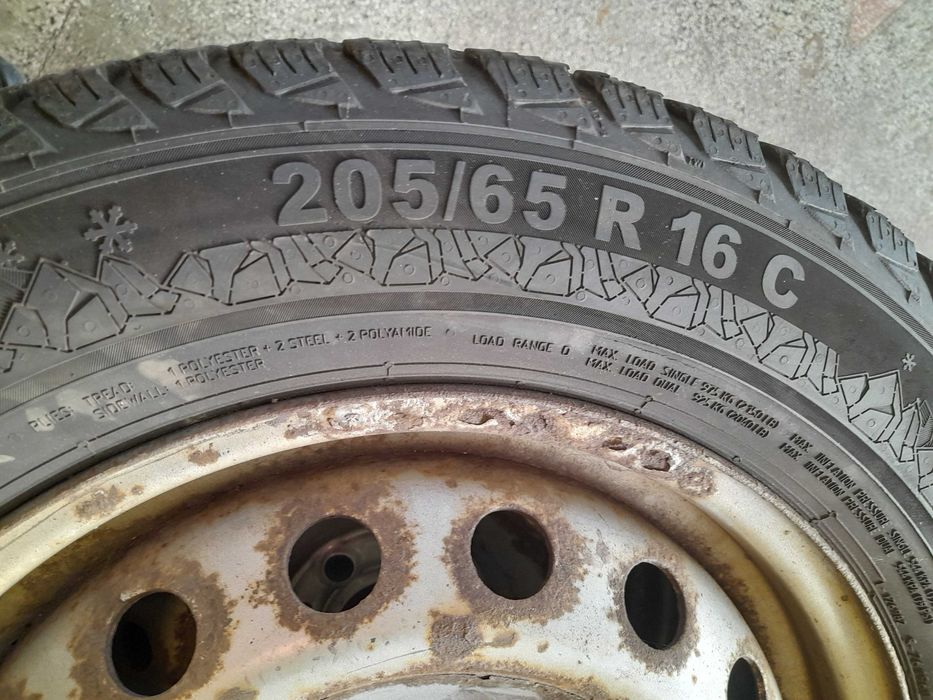 Продава джанти с гуми 205 65 16С за Опел Виваро,Рено Трафик,Нисан