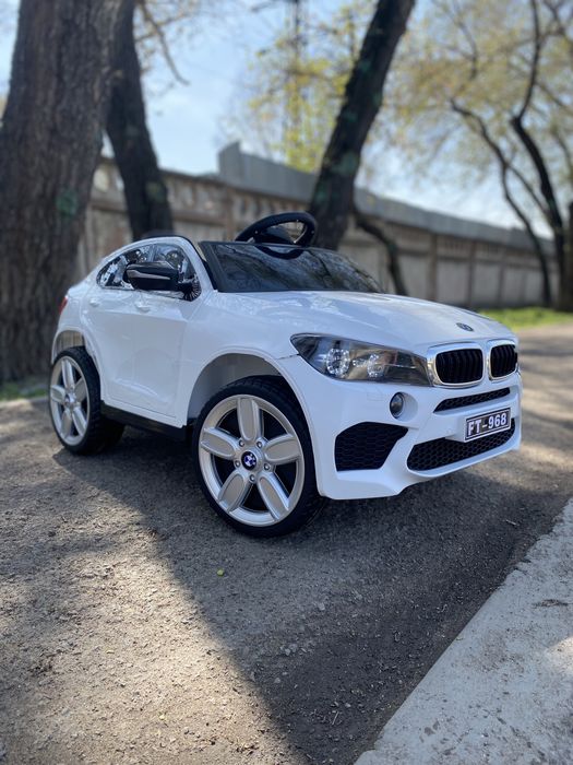 Детская машина на пульте