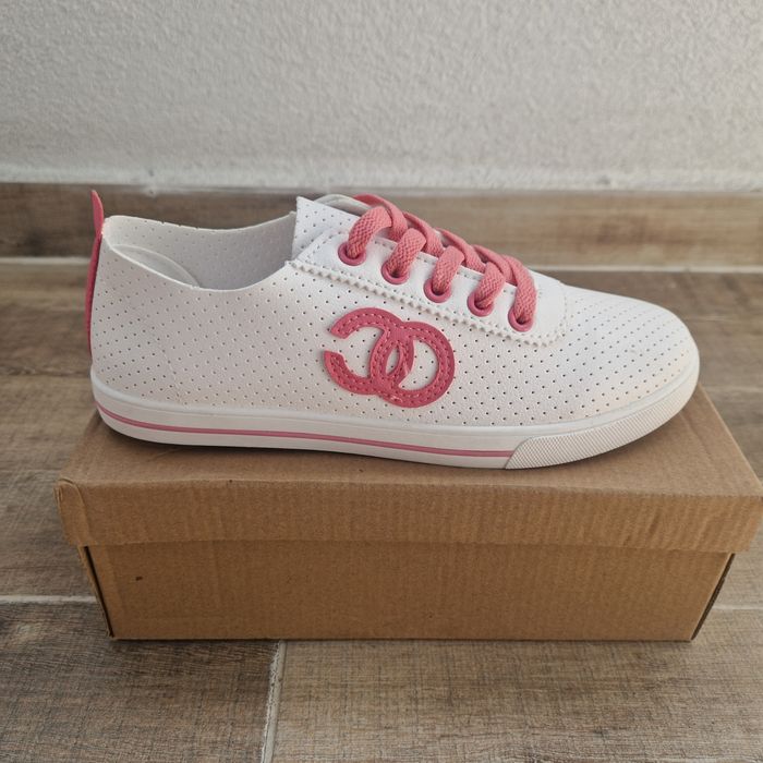 Дамски кецове в два цвята