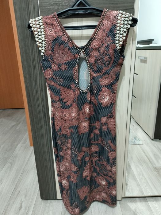 Платья нарядные, вечерние