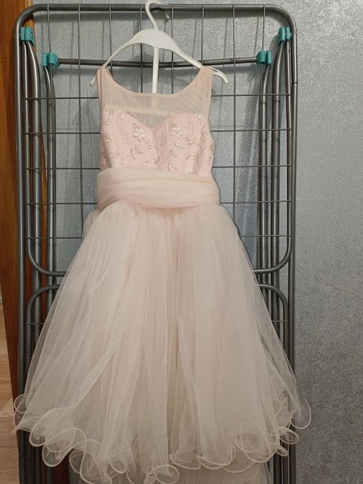 Продам платье для девочки