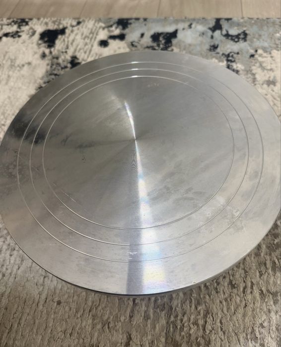 Поворотный  столик металлический