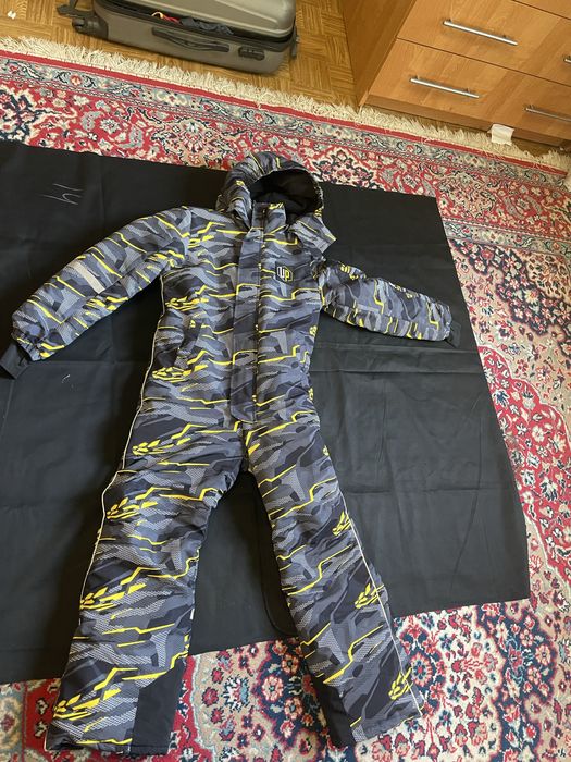 Комбинезон  зимний продам