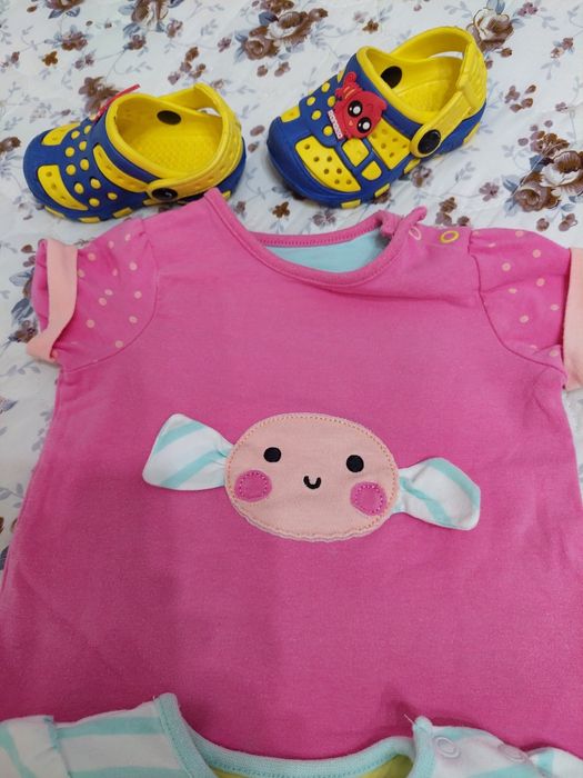 Продаются шорты для купания на 18 мес. И маечки,шорты