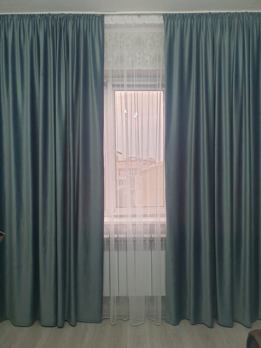 Серо-голубой оттенок шторы