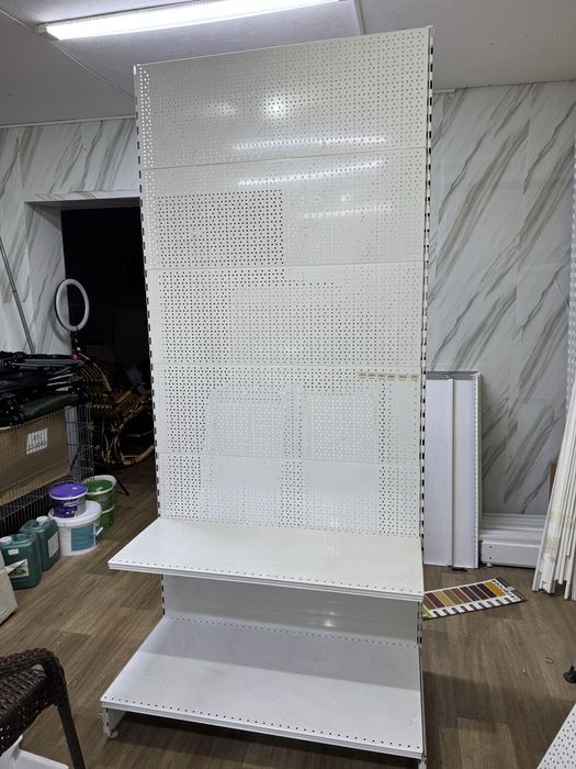 Стеллаж перфорированный.