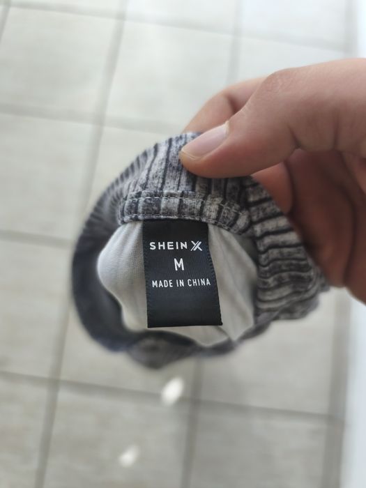 Top cu mânecă lungă