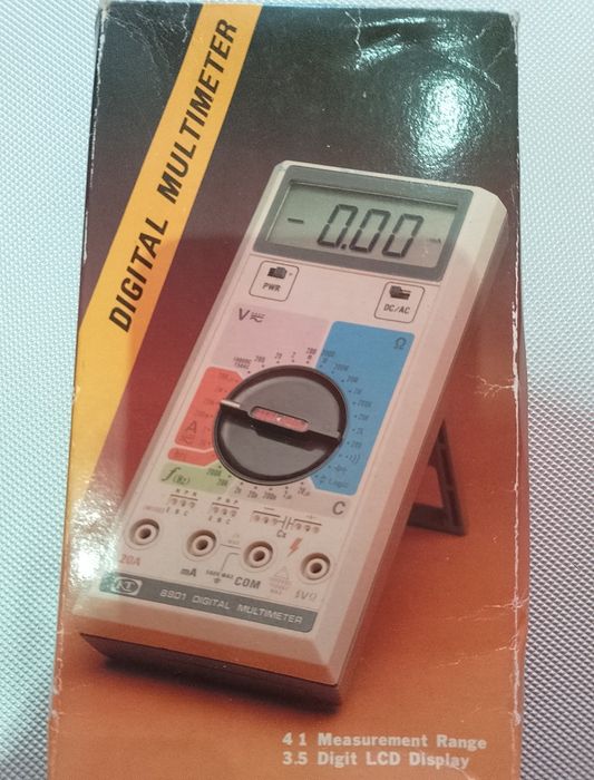 Vând 5 multimetre digitale