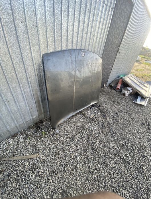 Продам капот бмв е34