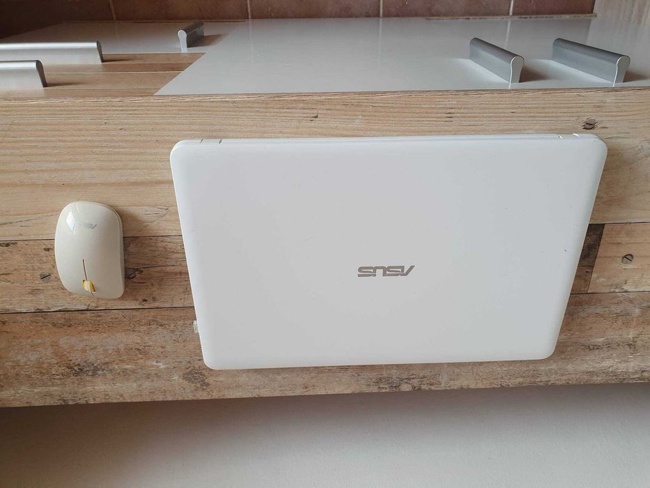 Laptop ASUS Intel Celeron stare bună de funcționare