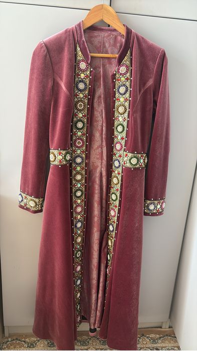 Платья и бешпент
