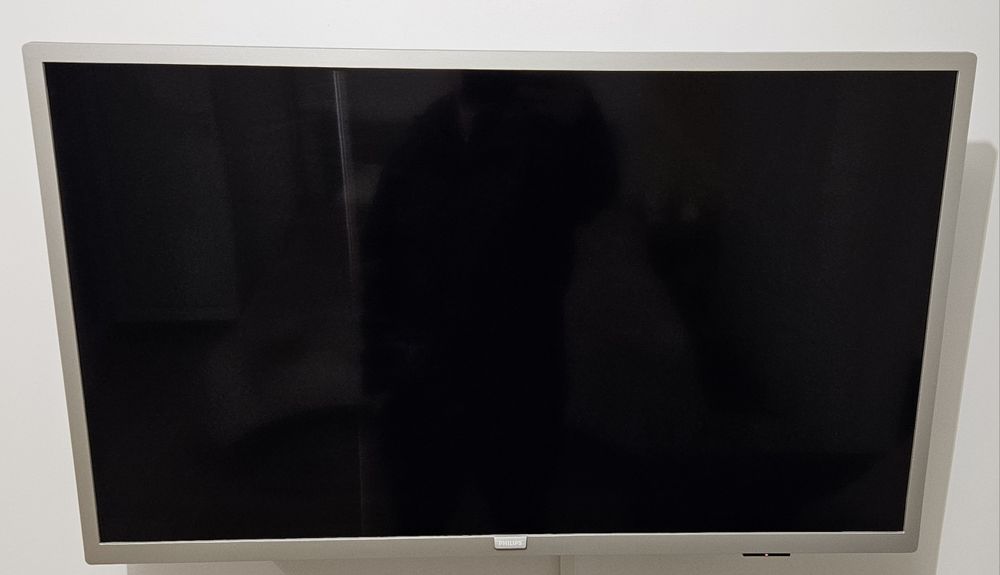 32 FHD LED Smart телевизор Philips + стойка за стена+ стойка за стена