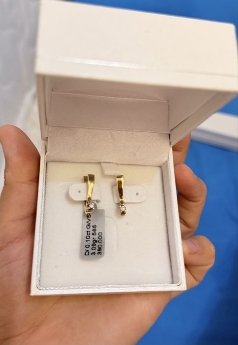 Золото с бриллиантом