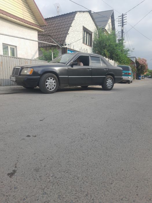 Мерседес газ-бинзин е220