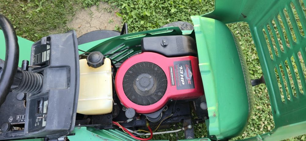Tractoras tuns iarba