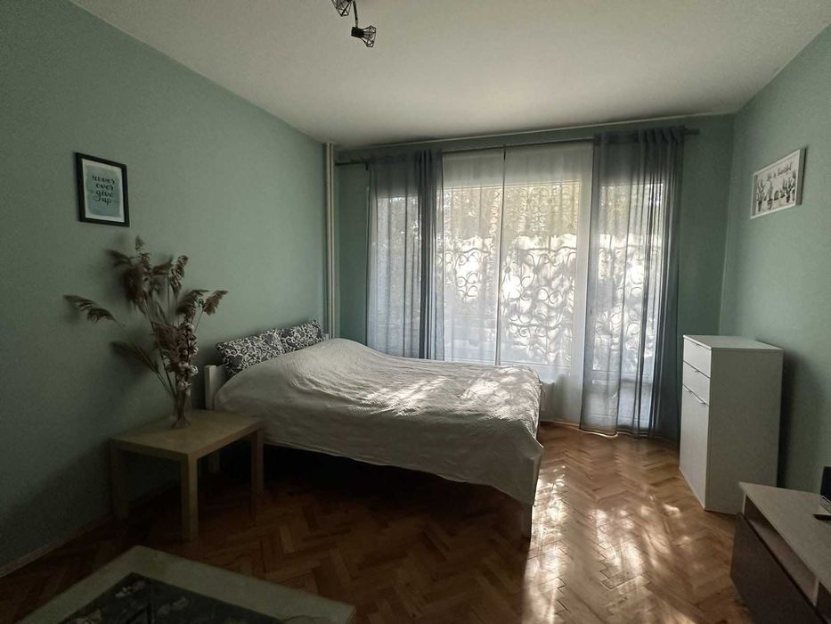 Двустаен апартамент под наем | Каменица 1 | До Малката базилика | 200€