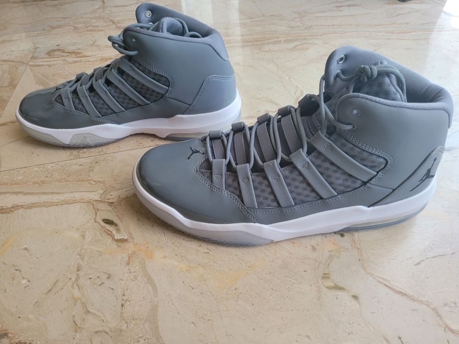Jordan Max Aura Cool Grey