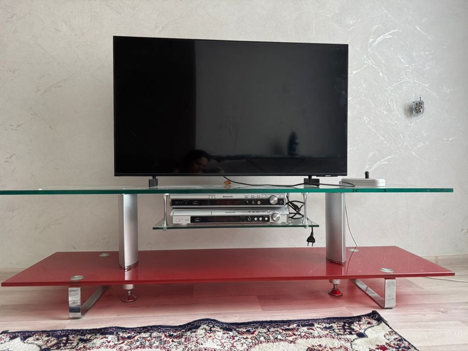 Подставка по телевизор