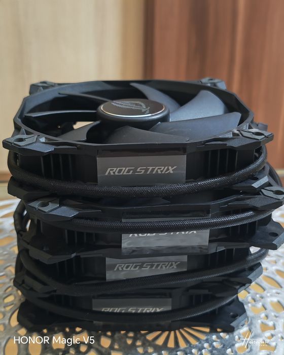 4 Ventilatoare ASUS ROG Strix XF 120 (120mm, Negru) - Stare impecabilă