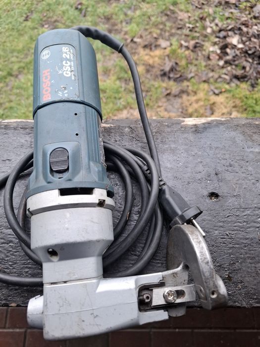 Foarfeca electrica profesionala pentru tabla Bosch GSC 2.8