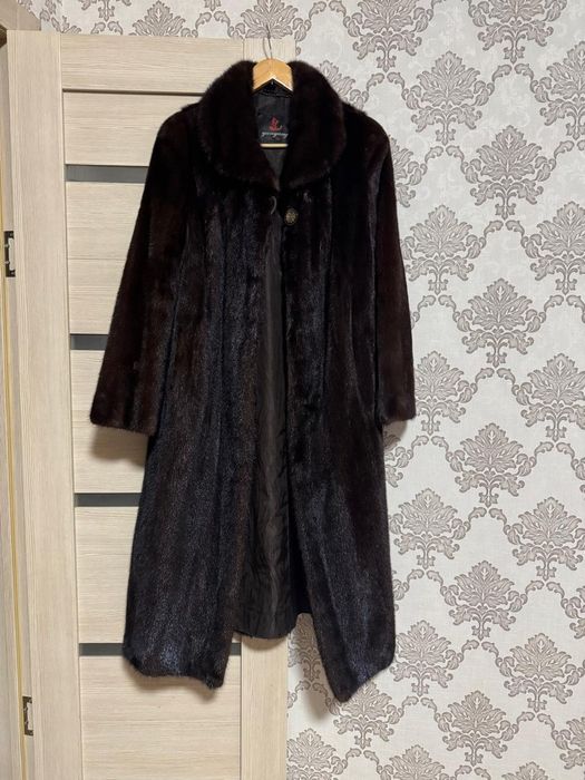 Продам шубу женскую