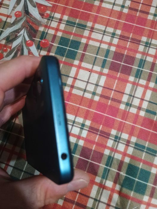 Продавам смартфон Moto g05