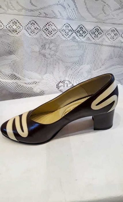 Vindem incaltaminte eleganta de dama, la pret redus!