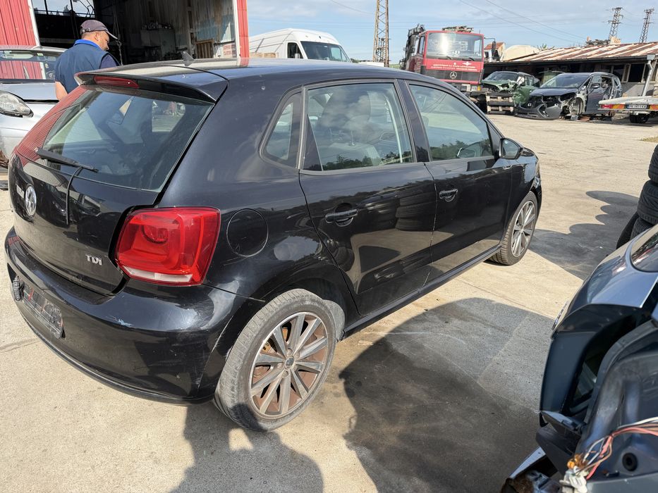 Volkswagen Polo 1.6 TDI НА ЧАСТИ