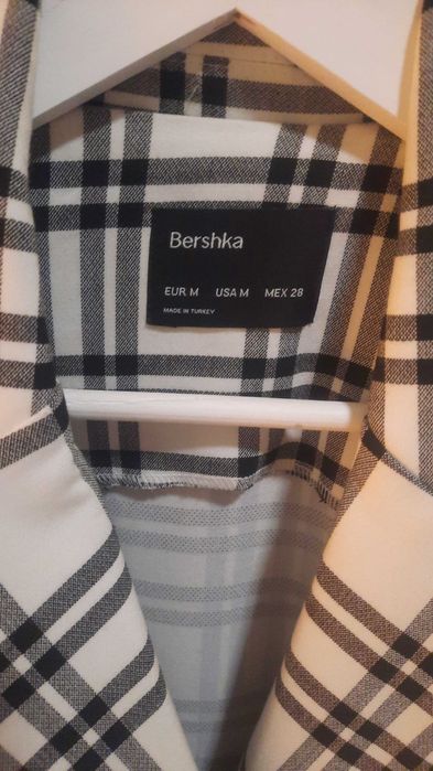 Дамски блейзер Bershka нов