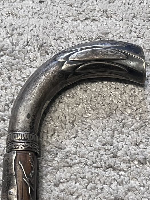Baston antic datat 1919, inscripții chirilice, mâner argintiu, piesă de colecție
