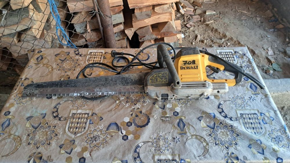 Foarfecă electrică gard viu DeWALT DWE397 – 1700W