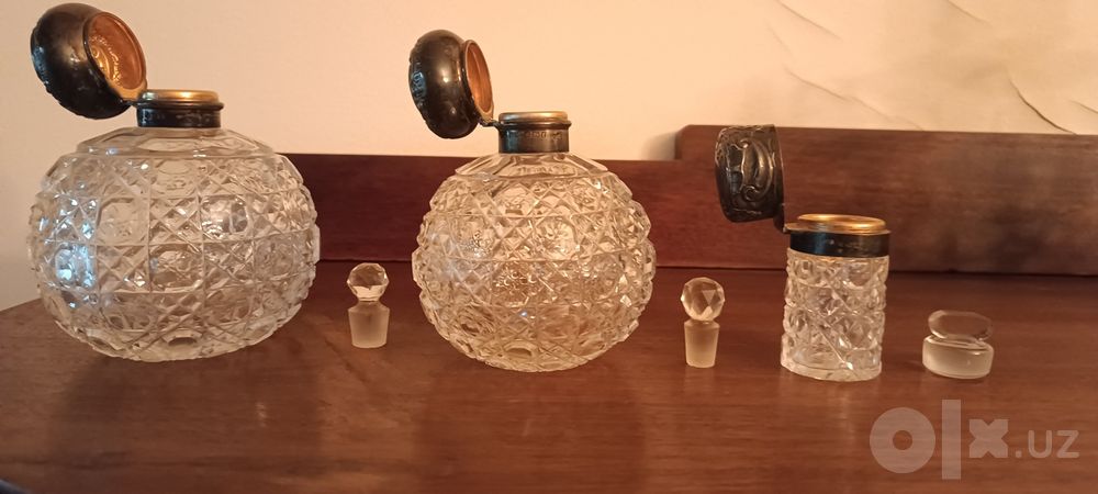 Старинный парфюмерный набор.