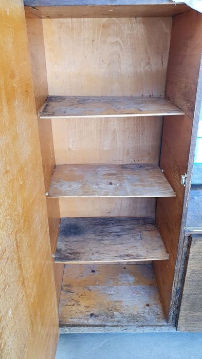 Продаётся сервант