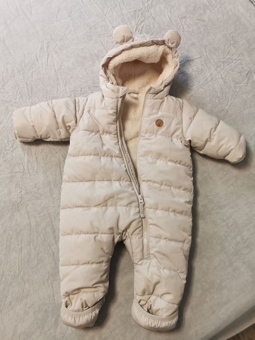 Mărimea 68 - Costum de iarnă cu dublurâ din pluș.