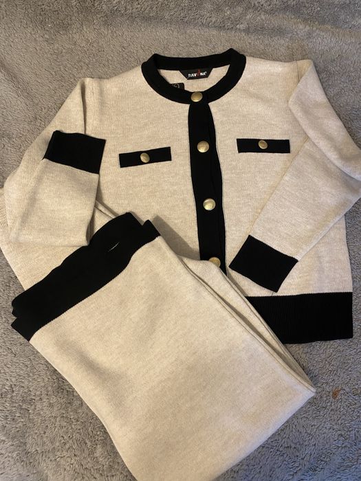 Costum tricotat dama