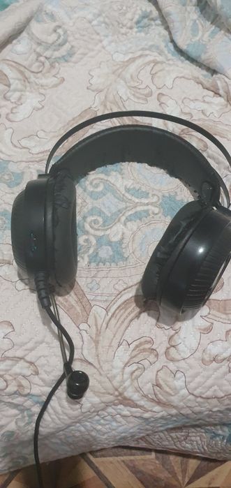 Продам наушник в полностью рабочи