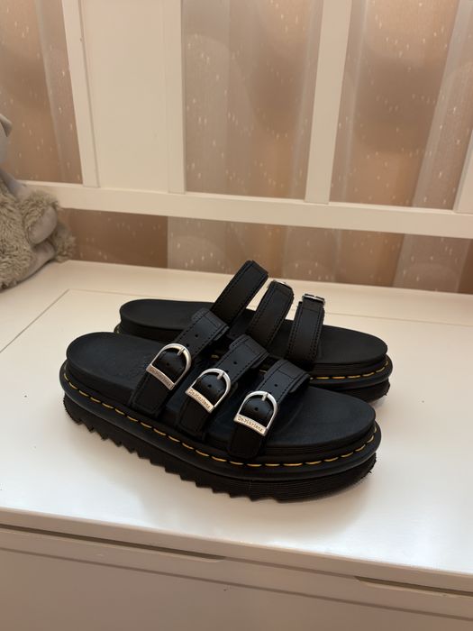 Sandale Dr. Martens