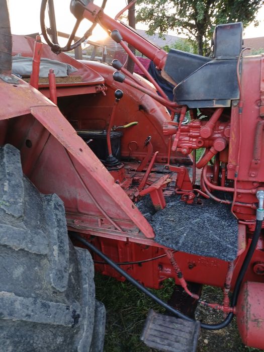 Schimb tractor cu auto sau vaci